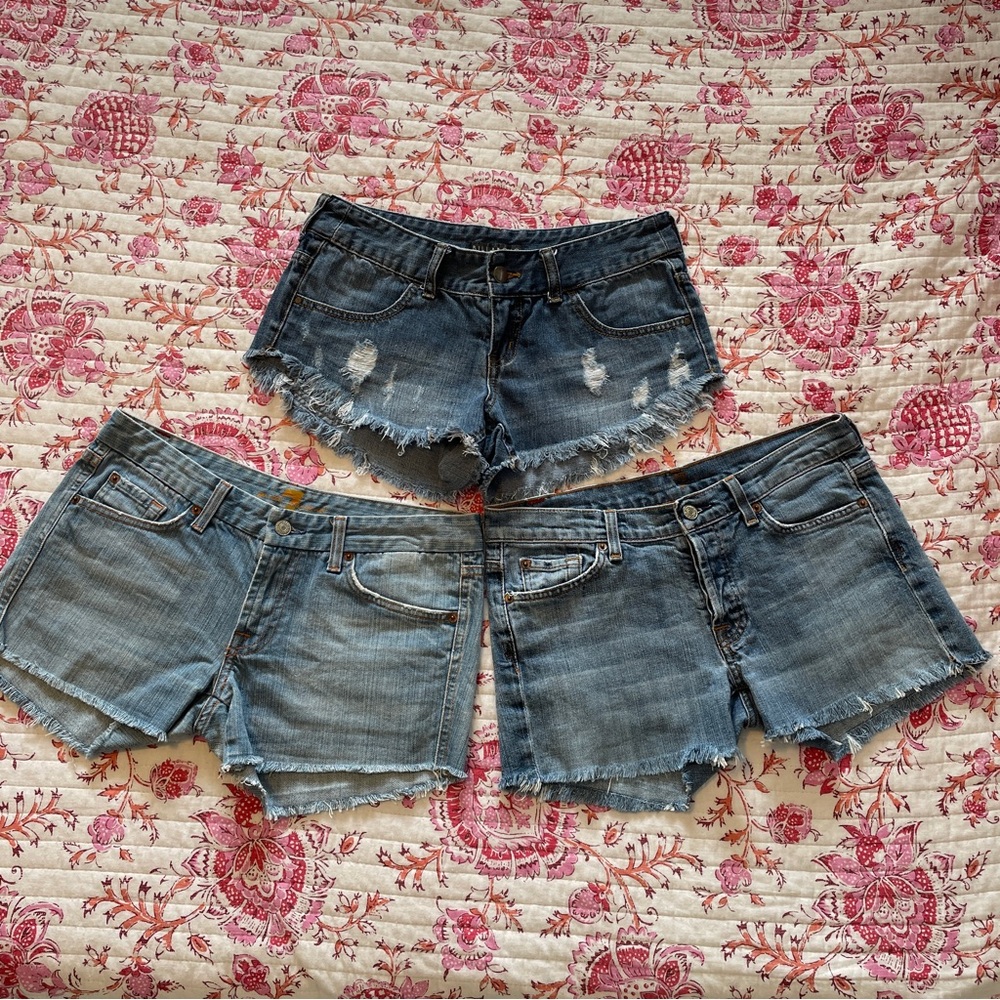 Lot of 3 Denim Women’s Shorts size 29, 7 For All Mankind and Billabong
